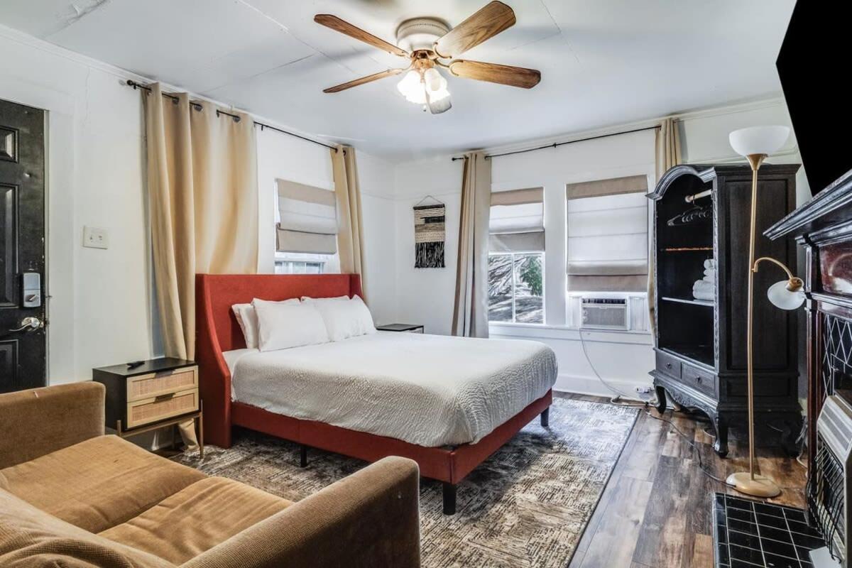 Lafayette At Your Doorstep, Private Rm Exterior photo